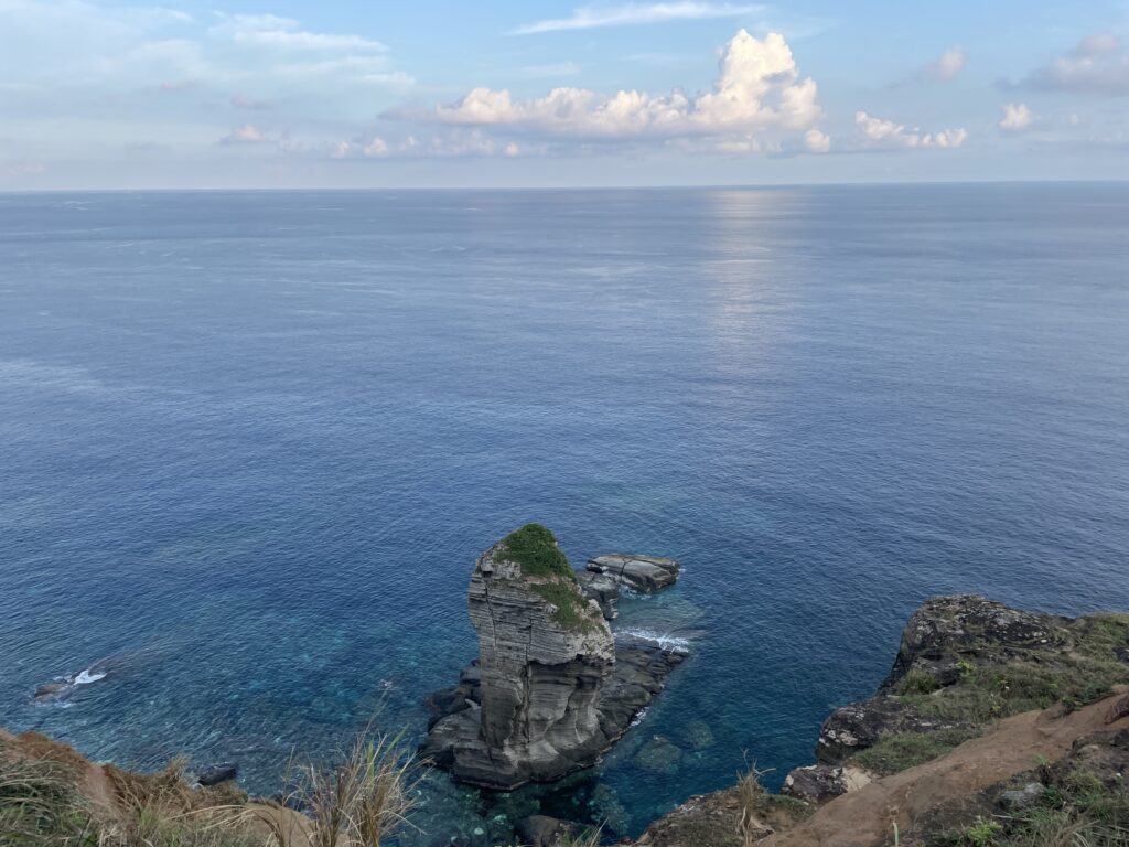 立神岩